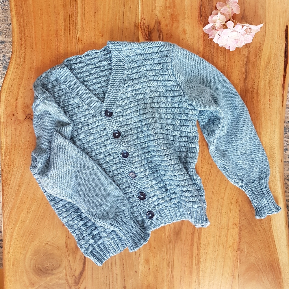 🌏 Handmade knit cardigan sweater x sz M/L